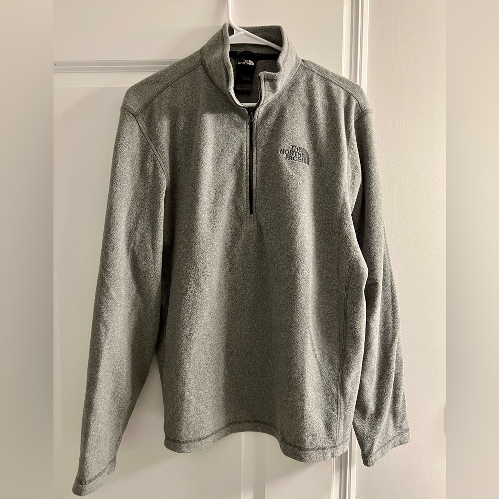 Men’s North Face Quarter Zip Fleece Pullover - Medium